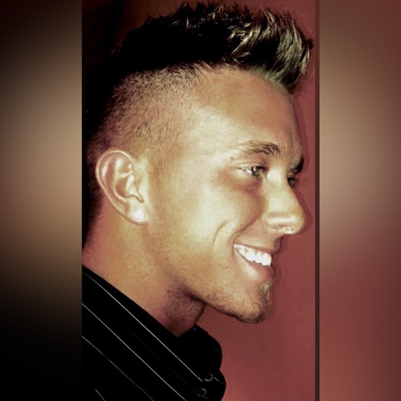 My name’s Josh and I enjoy seeing what people have for sale and Im a major buyer - Picture 4 of 4